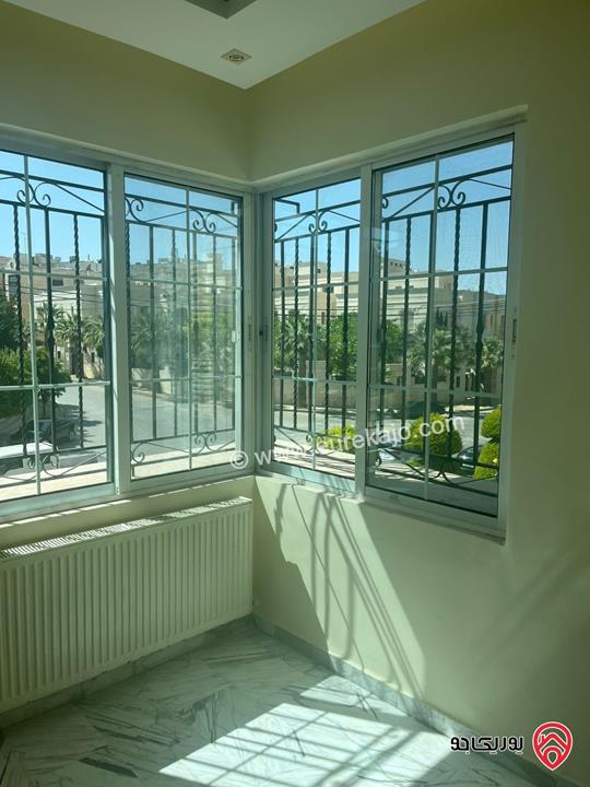 شقة فاخرة طابق أول مساحة 191م للبيع في عمان - الرابية 