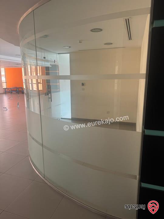 مكاتب بمساحات صغيرة تبدأ من 15م للايجار اليومي أو الأسبوعي أو الشهري في عمان - خلدا
