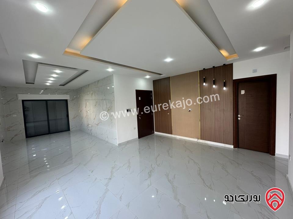 شقه فاخره 185م ارضي مدخل مستقل معها ترسين للبيع من المالك في اجمل مناطق الجبيهه حي المنصور 