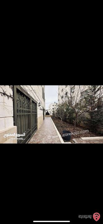 فيلا مساحة 886م على أرض 1 دونم للبيع في عمان - الجبيهة