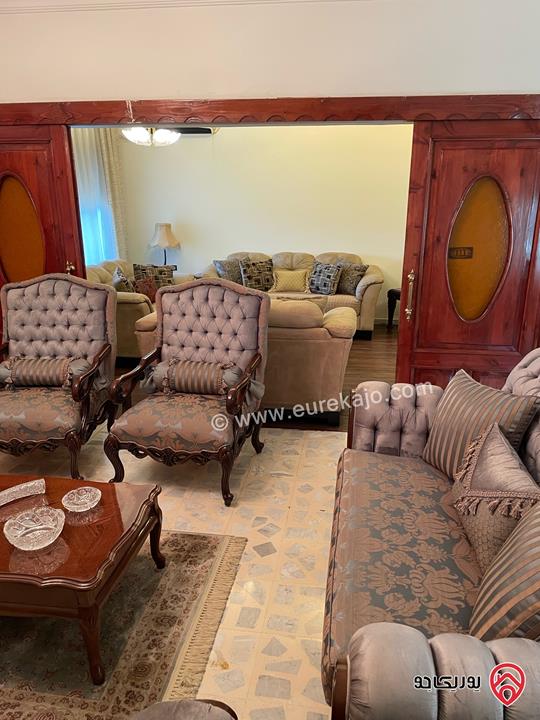 منزل مكون من طابقين على ارض 304م للبيع في عمان - ماركا الشمالية 
