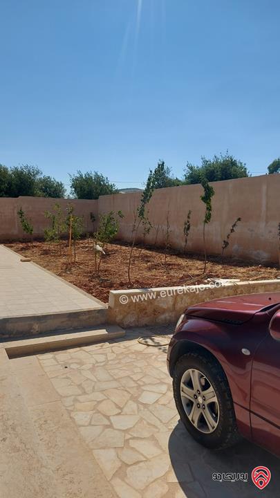 مزرعة مساحة الأرض 1066م والبناء 150م للبيع في عجلون أجمل مناطق عنجرة – حوض أم جلود