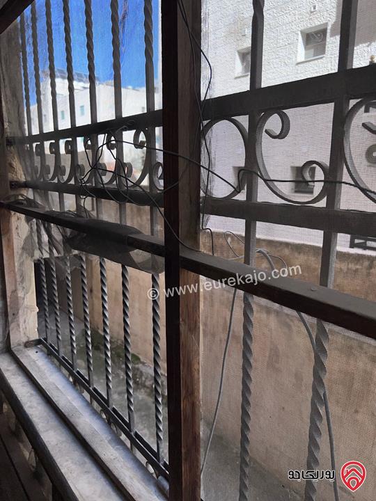 شقة شبه أرضية مساحة 100م داخلي و 100م خارجي للبيع في عمان - الجبيهة 