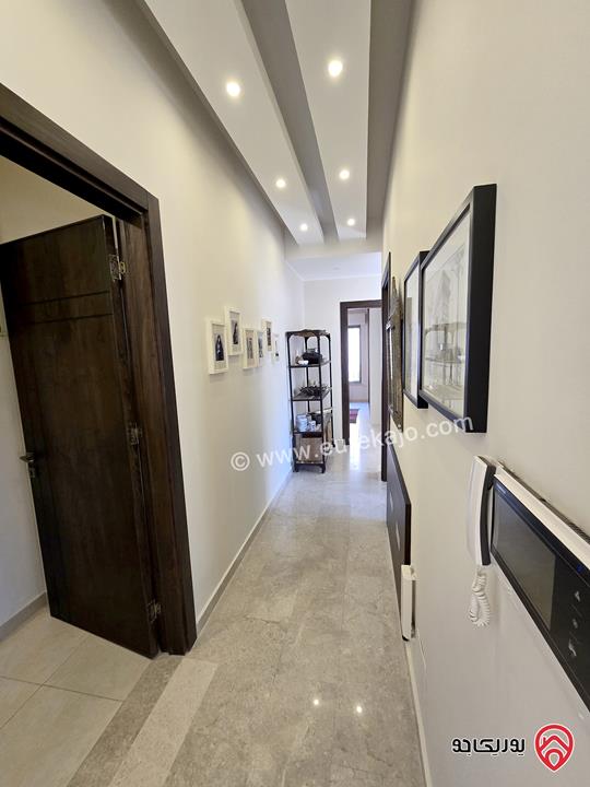 شقة مفروشة فخمة طابق ثاني مساحة 180م للايجار في جبل عمان