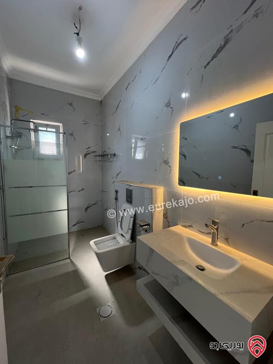 فيلا مساحة الارض 672م مساحة البناء 600م للبيع في عمان - دير غبار حي السهل 