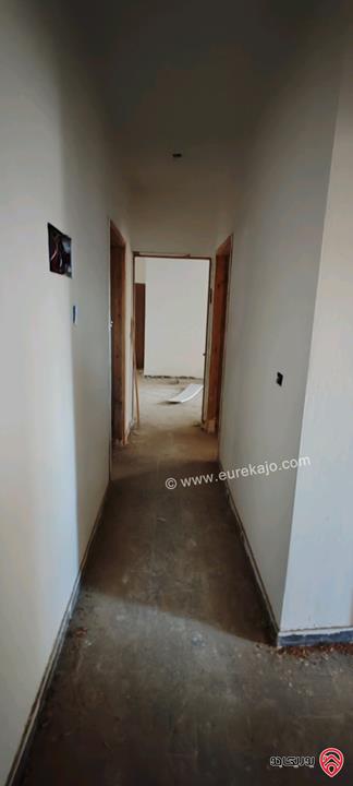 عمارة سكنية تتكون من 3 شقق طابقية على أرض 320م للبيع في عمان - حي نزال