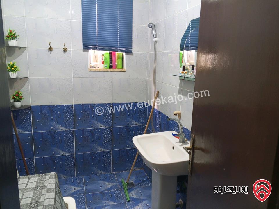 شقة طابق ثاني مساحة 70م للبيع في عمان - جبل الاخضر دوار ريفكو مقابل بقالة مروان شقة مجددة بالكامل 