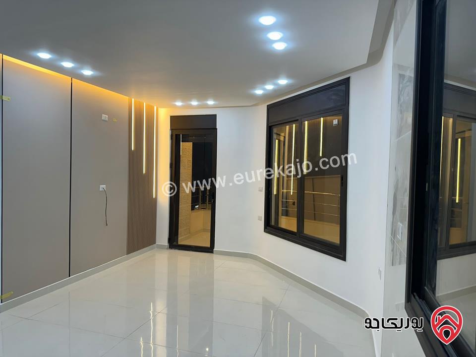 شقه فاخره 185م ارضي مدخل مستقل معها ترسين للبيع من المالك في اجمل مناطق الجبيهه حي المنصور 