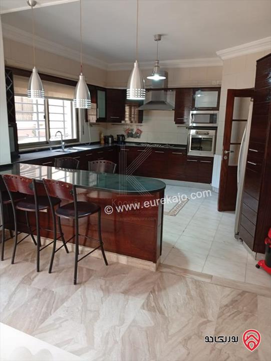 شقة مفروشة طابق ارضي مساحة 250م  للايجار في عمان - دير غبار