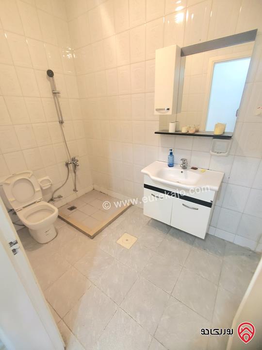 شقة طابقية مساحة 290م للبيع في عمان - الرابية 