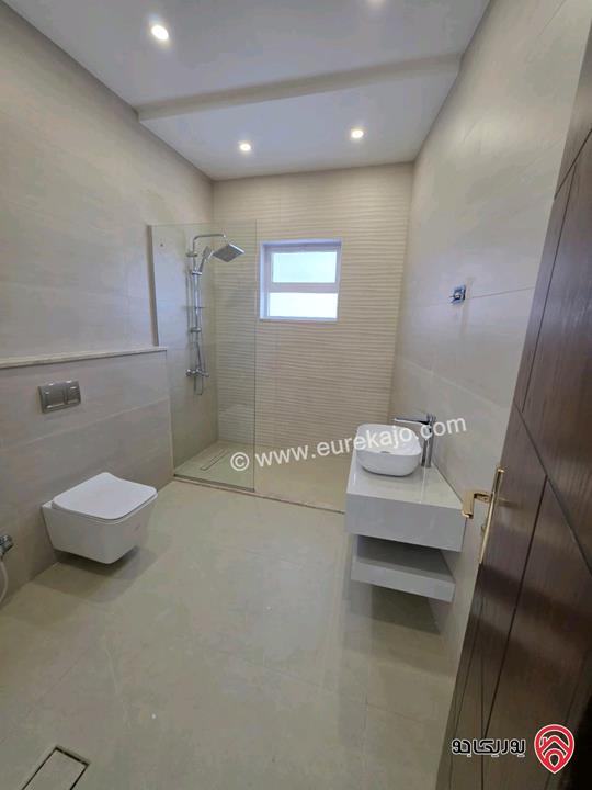 فيلا مساحة 300م على أرض 500م للايجار في عمان - أم السماق خلف مجع جبر بالقرب من نادي فتنس 