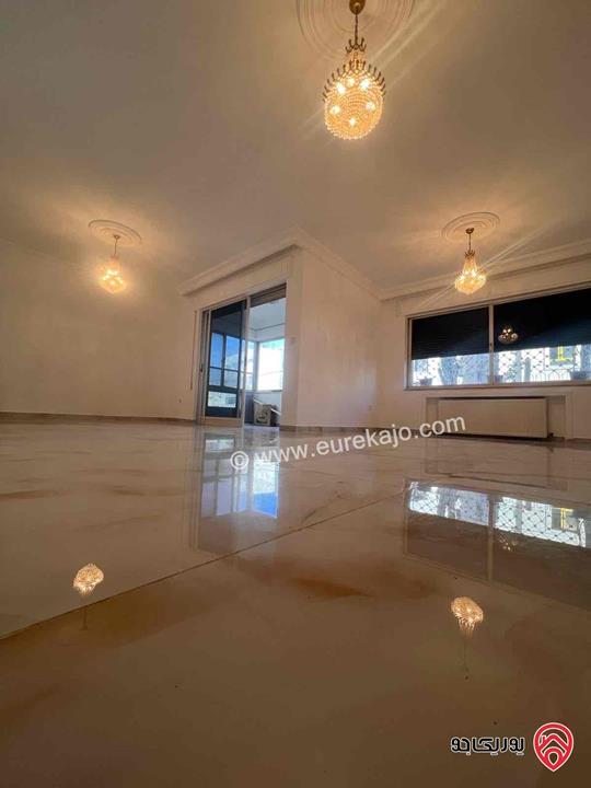 شقة طابق أول مساحة 200م للايجار في عمان - ام اذينة 