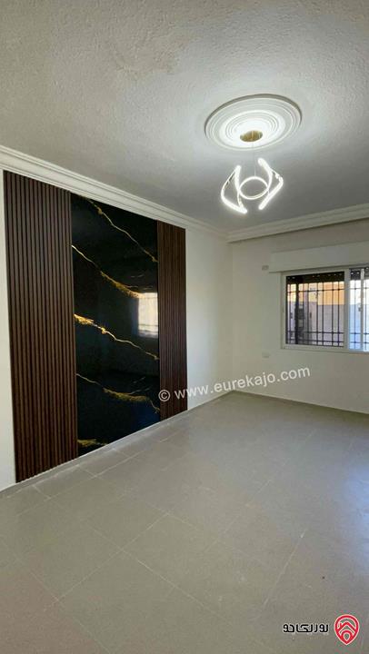 شقة طابق رابع مع روف مساحة 147م للبيع في عمان - ضاحية الاستقلال 