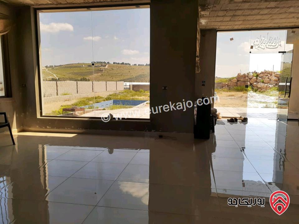 مزرعة نظام شاليه مساحة الأرض 7 دونم والبناء 140م للبيع في المفرق حمامه العموش 
