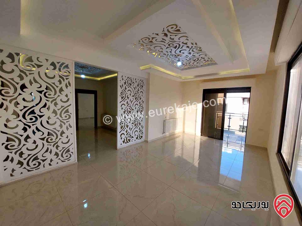 شقة مساحة 210م طابق ثالث للبيع في عمان - طريق المطار من المالك مباشرة