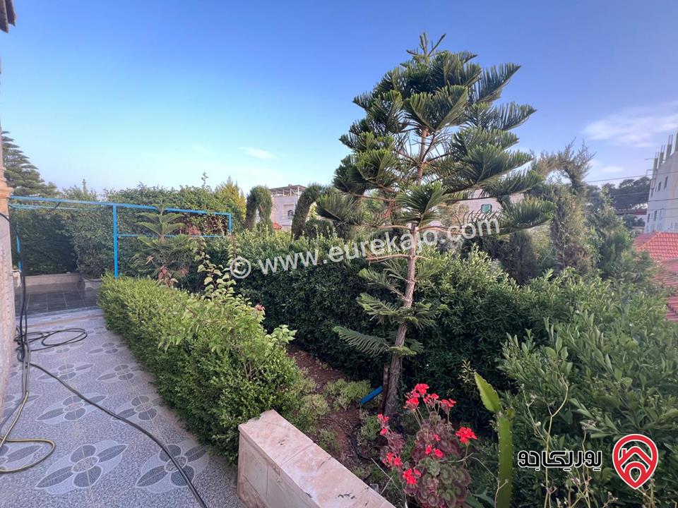 فيلا دوبلكس مساحة 550م على أرض 1030م للبيع في عمان - ضاحية الأمير علي طريق المطار 