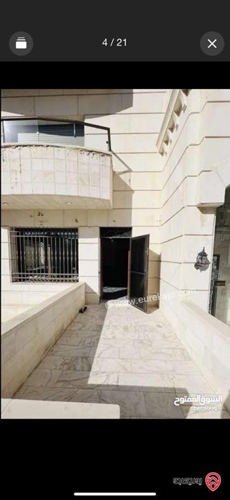 شقة طابق أرضي مساحة 235م مفروشة للإيجار في – عمّان / الجبيهة