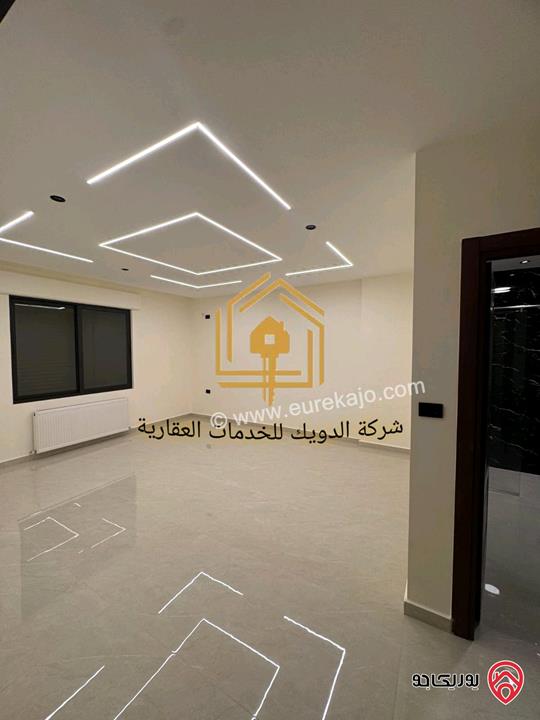 شقة جديدة لم تسكن مساحة 230م داخلي و 250م خارجي للايجار في عمان - الجبيهة 