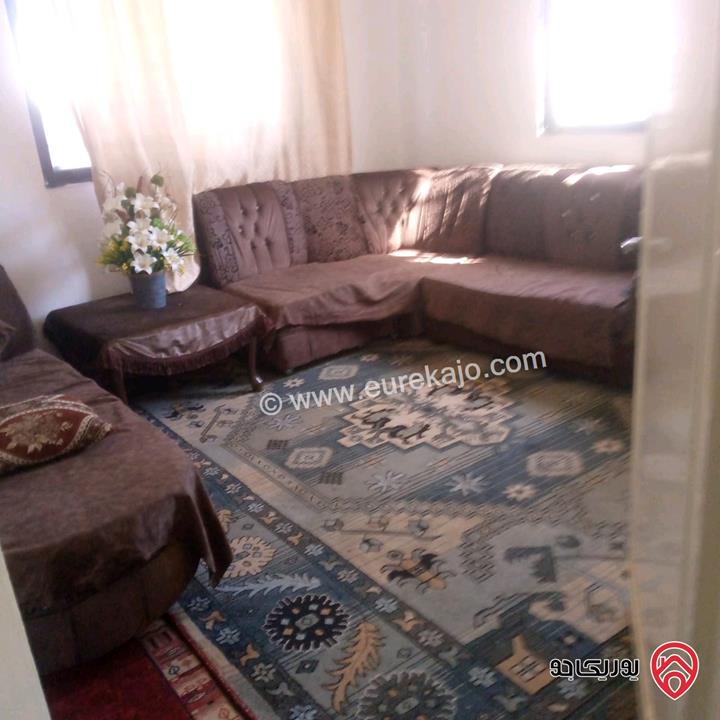 شقة شبه أرضية مساحة 125م داخلي و 80م خارجي للبيع في اربد