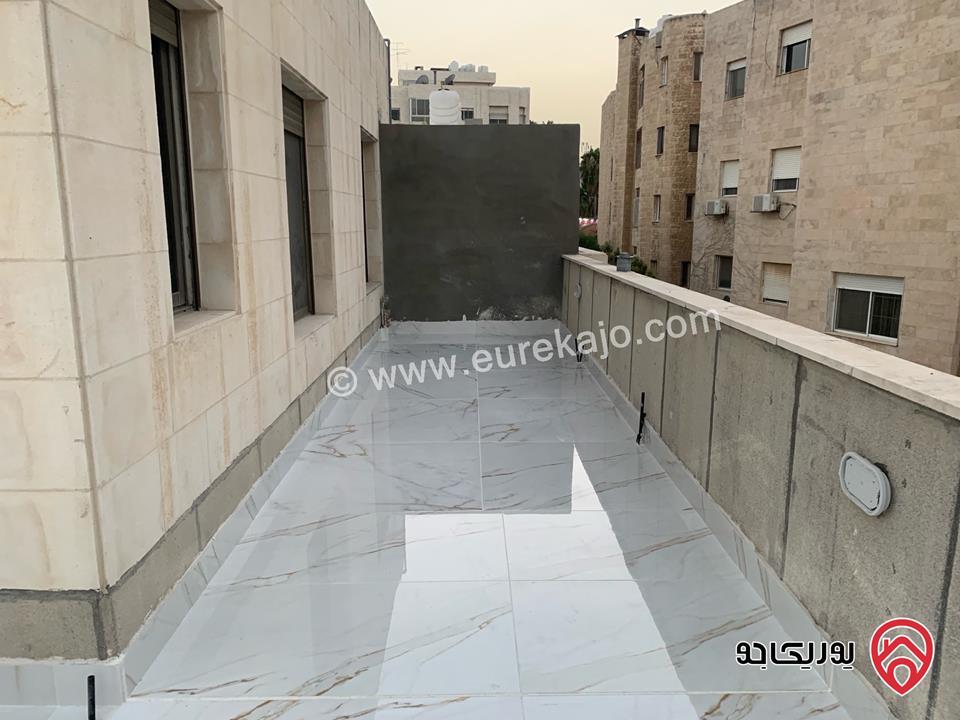 شقة عالية الموصفات طابق ثالث 150م مع روف مساحة 35م للبيع مفروشة في عمان - دير غيار