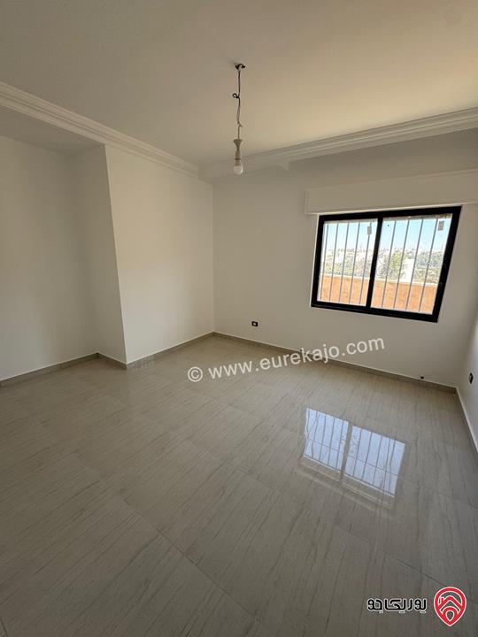 فيلا فاخرة مساحة 678م على أرض 639م مع اطلالة خلابة للبيع في بلعاس / ناعور