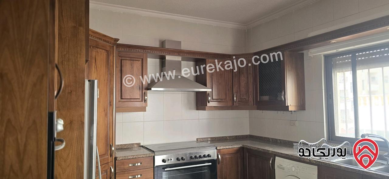 شقة طابق ثاني مساحة 223م للبيع في عمان - خلدا