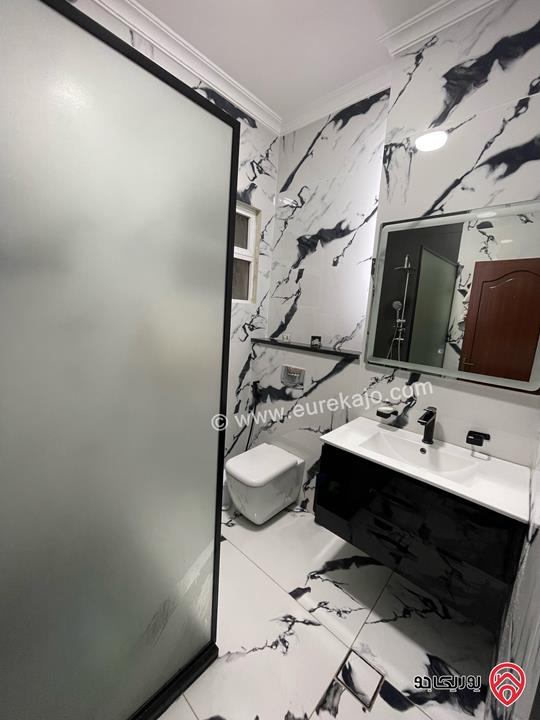 شقة أرضية مساحة 211م داخلي و 60م خارجي للبيع في عمان - طبربور