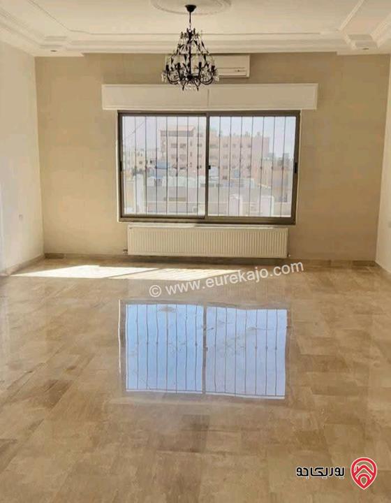 شقة فارغة طابق ثالث مع روف مساحة 250م للايجار في عمان - خلدا