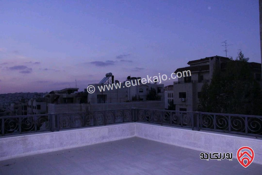 فيلا مساحة 750م على أرض 850م للبيع في عمان - أم أذينة