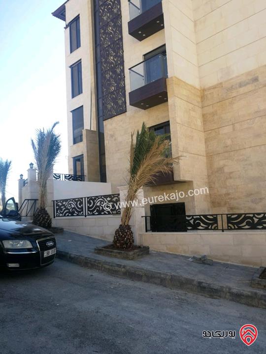 عمارة مكونة من 7 شقق للبيع في عمان - الجبيهة خلف قصر الأميرة بسمة