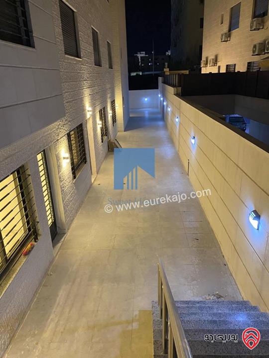 شقة فاخرة للبيع في عمان - خلدا قرب إشارة البنك العربي ومركز زها 220م مع ترسات 300م لم تسكن