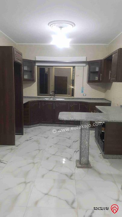 شقة سوبر ديلوكس مساحة 100م طابق ثالث للايجار في عمان - طبربور