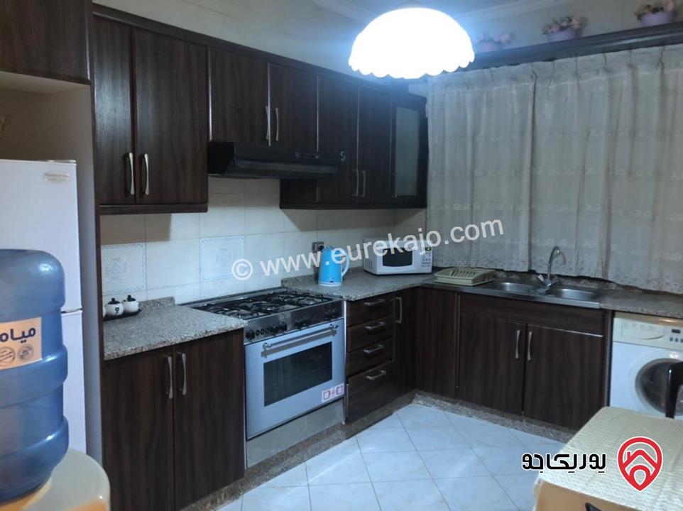 شقة فاخرة طابق ثالث مساحة 200م للايجار ( شهري 500 دينار او سنوي 5000 دينار) في عمان - الرابية