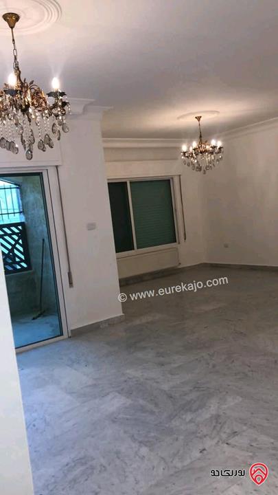 شقة فارغة مساحة 200م طابق أول للايجار في عمان - دير غبار 