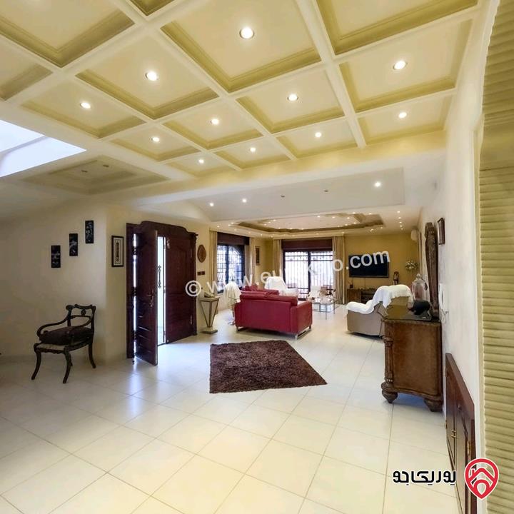 فيلا مميزة مساحة 1200م على أرض 800م للبيع في عمان - عبدون الشمالي 