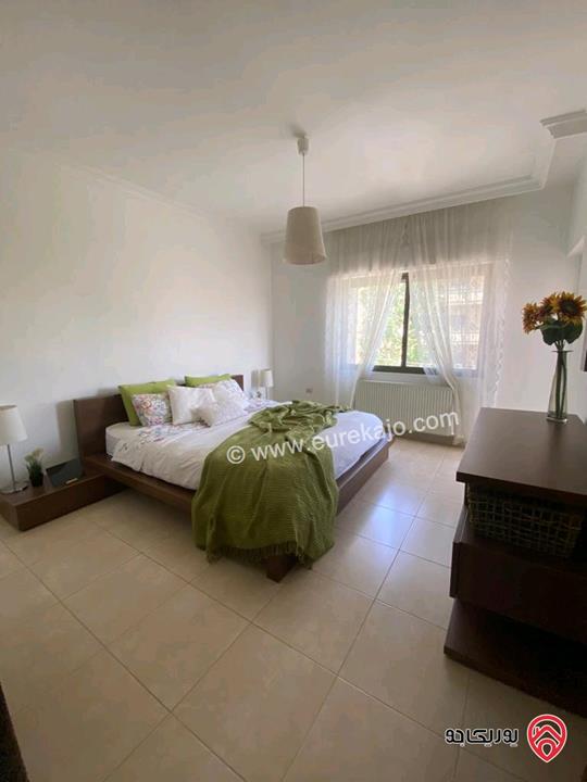 شقة طابق ثالث مساحة 110م للايجار مفروشة في عمان - الشميساني