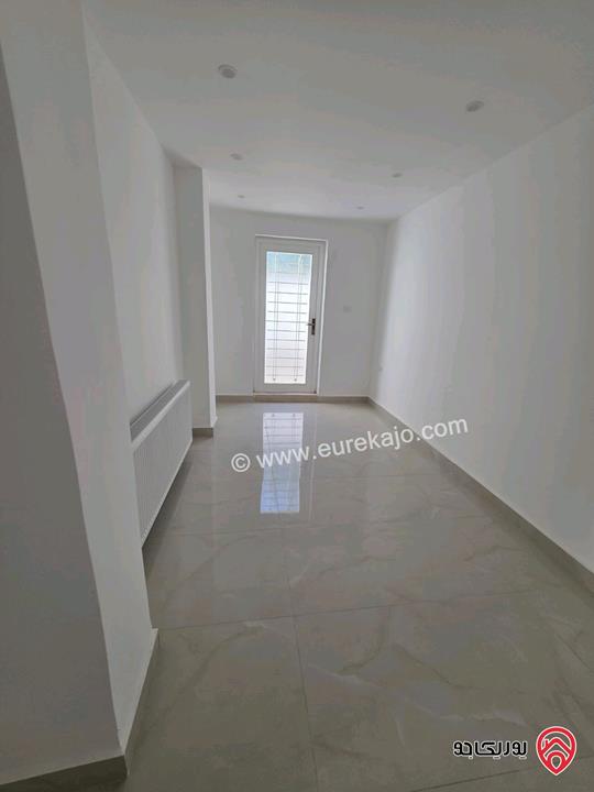 فيلا مساحة 300م على أرض 500م للايجار في عمان - أم السماق خلف مجع جبر بالقرب من نادي فتنس 