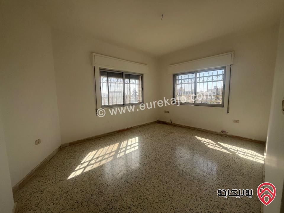 شقة مساحة 120م طابق ثاني للايجار في عمان - البيادر بإتجاه الدوار الثامن بجانب بنك صفوة  