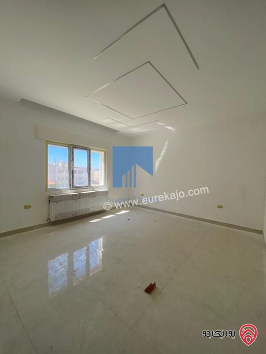 شقة فاخرة للبيع في عمان خلدا - قرب إشارة البنك العربي طابق اول 175م تشطيب سوبر ديلوكس لم تسكن