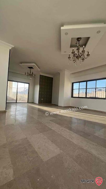 شقة طابقية طابق ثالث مساحة 190م للايجار في عمان - ام اذينة