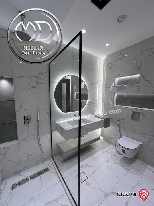 شقق أرضي وشبه أرضي للبيع في عمان - حي الصحابة مساحات 240م مع تراسات و حدائق تشطيبات عصرية فاخرة جديدة لم تسكن