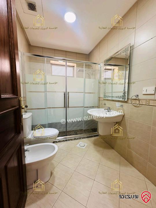 شقة فارغة طابق ثاني مساحة 215م للإيجار في عمان - دير غبار 