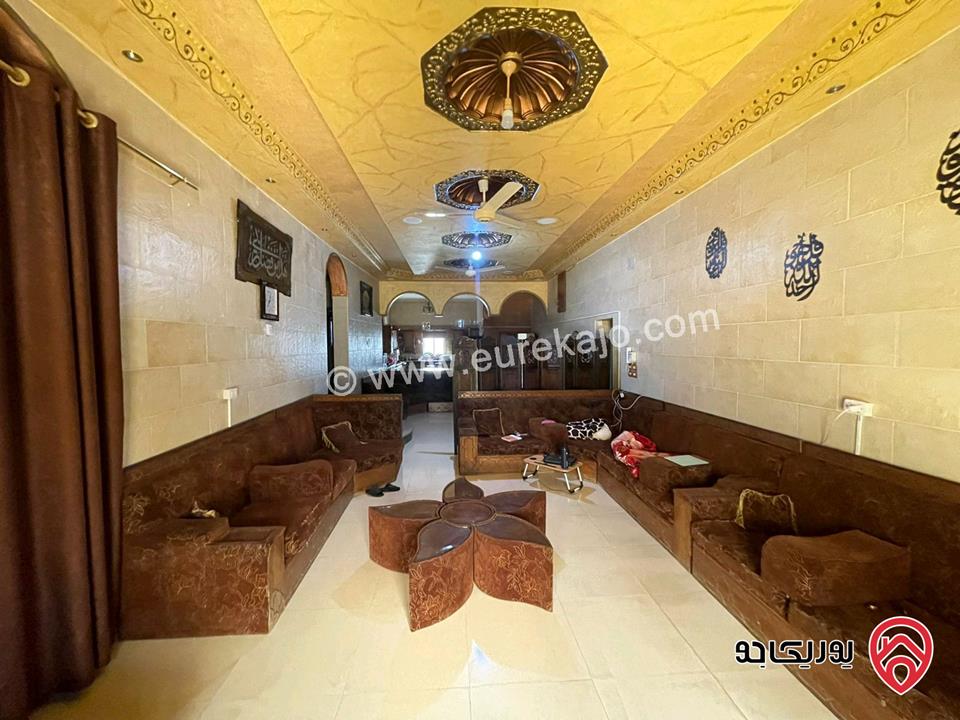 بيت مستقل مكون من خمس شقق على ارض مساحة 1480م للبيع في عمان - خريبة السوق