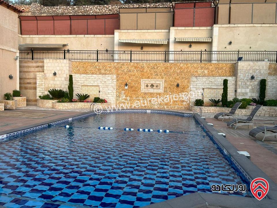 🌳✨ منتجع مفروش كامل فاخرة مجهز مساحة 9 دونم للبيع في السلط