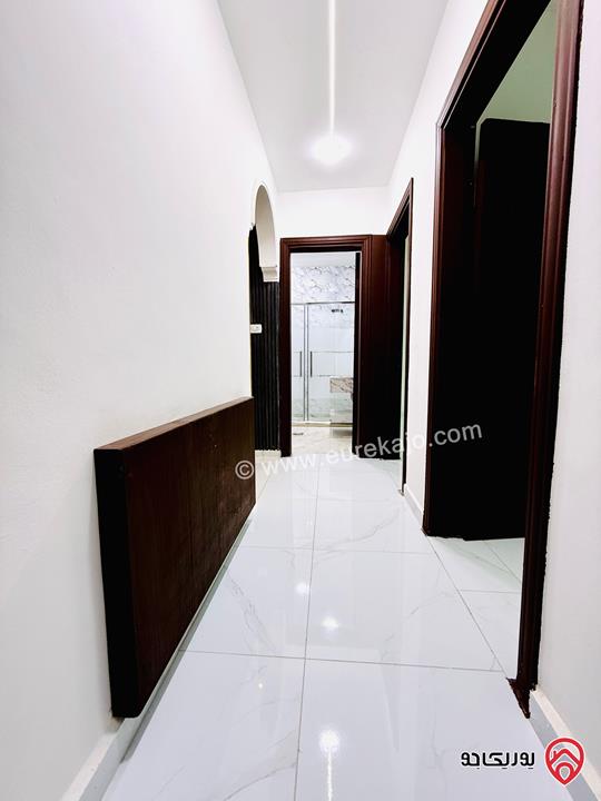 شقة طابق ثاني مساحة 210م للبيع في عمان - طبربور 