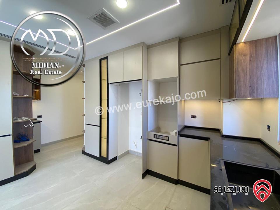 شقق فارغة للايجار في عمان - الرابية مساحات 180م تشطيبات و ديكورات عصرية فاخرة اطلالة جميلة جديدة لم تسكن