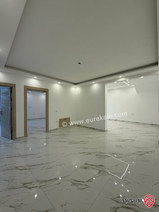 شقة للإيجار شبه ارضية مساحة 120م مع ترس 60م في عمان - ضاحية الاستقلال