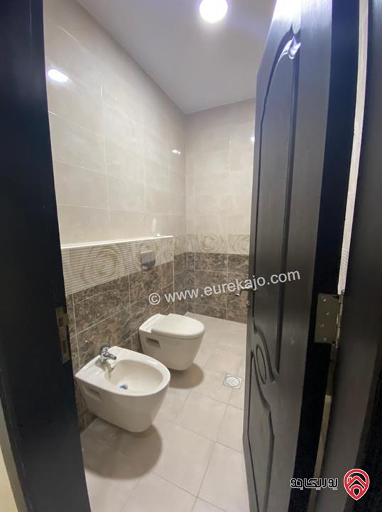 شقة تسوية طابقية مساحة 270م داخلي و 50م خارجي للإيجار في عمان - دير غبار