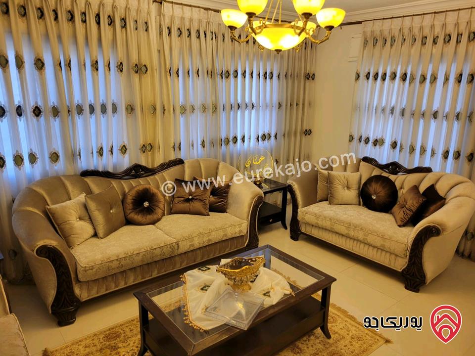 شقة مساحة 131م + 10م للبيع في عمان - حي الخزنة - بالقرب من دوار المشاغل