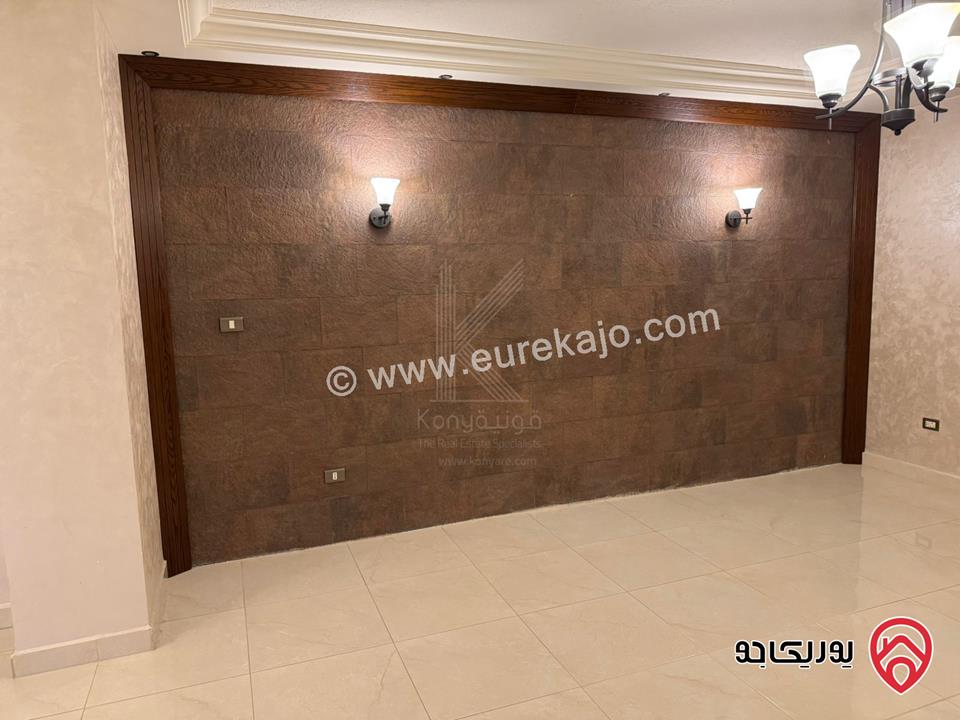 شقة مميزة طابق ثاني مساحة 300م للبيع في عمان - الرابية